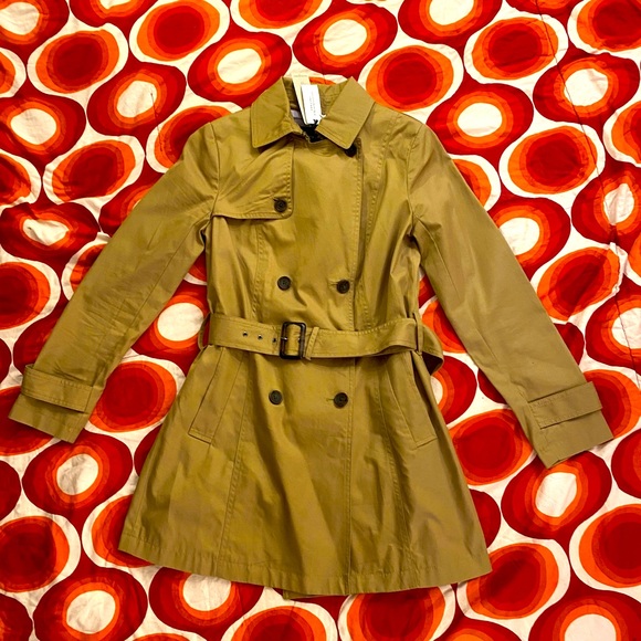 Banana Republic Jackets & Blazers - NWT- Banana Republic Classic Tan Trench